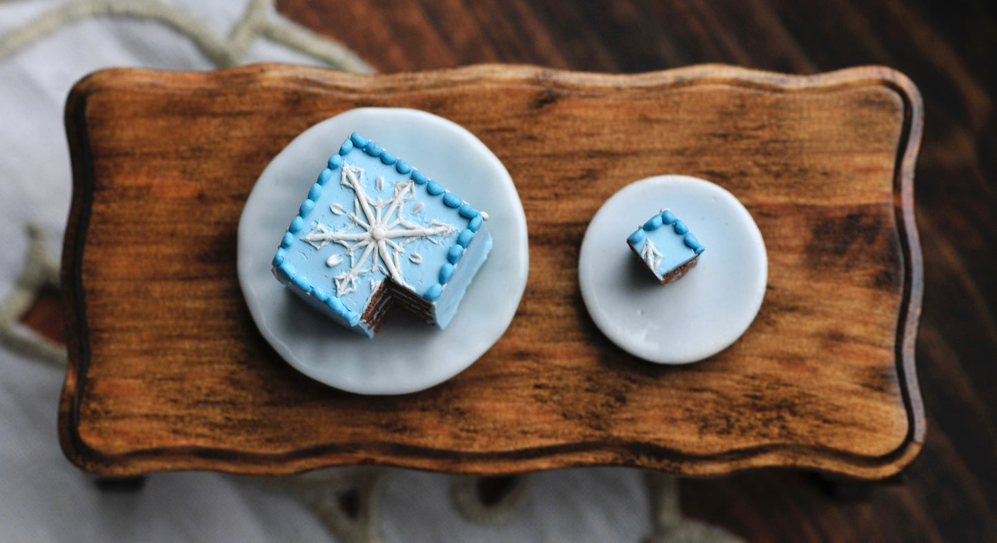 Snowflake Cake w/slice