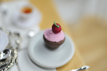 Cherry / stem cupcake