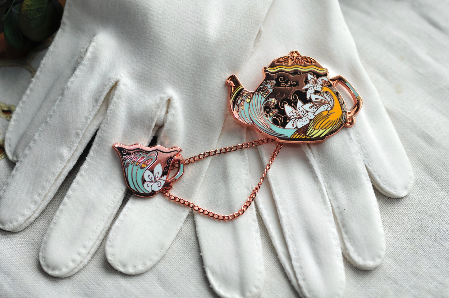 Pin - Teapot and Teacup with chain