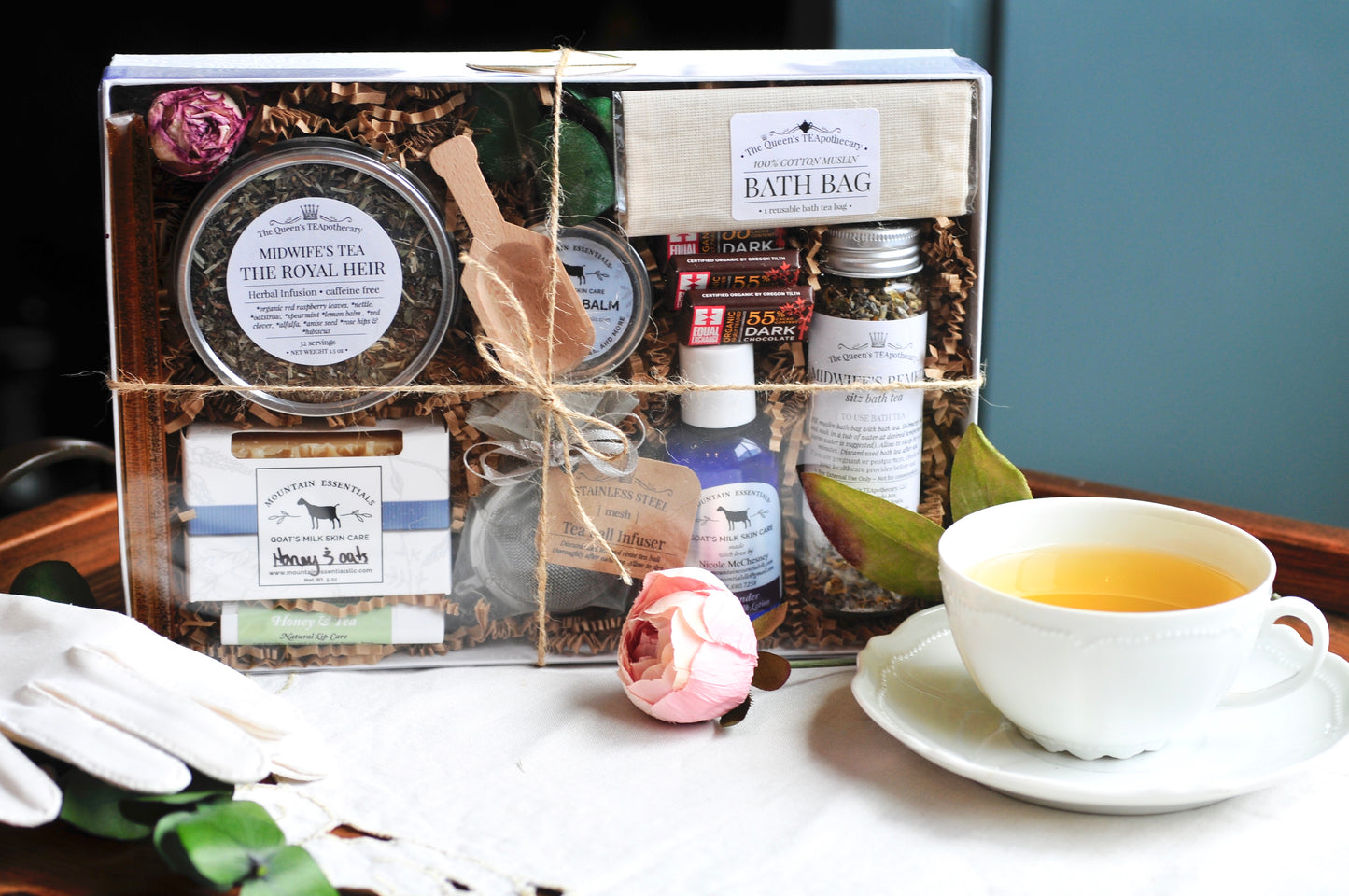 Queen Mother's Gift Set | New Mommy Postpartum Tea & Bath gift set